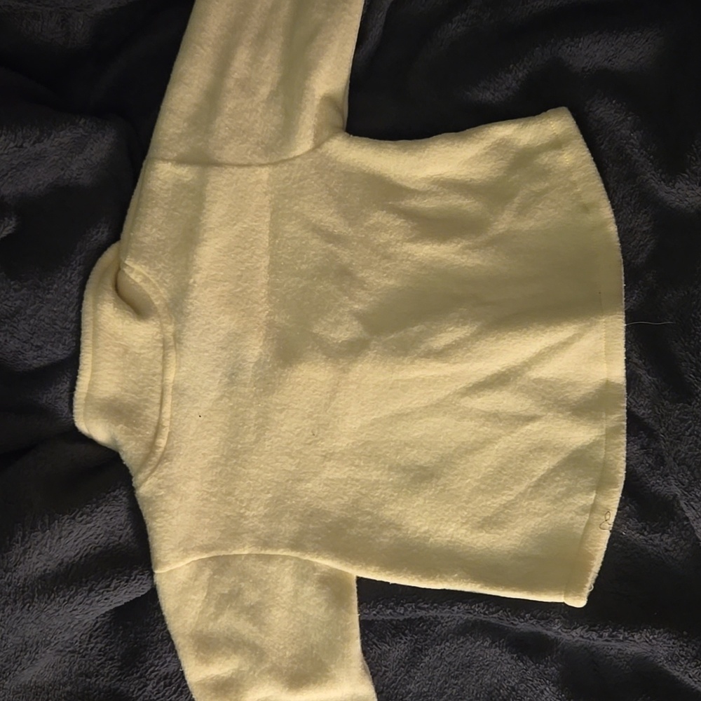 Yellow Sweater - Picture 5 of 5